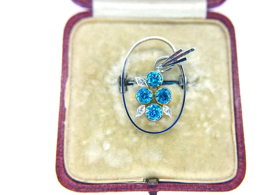 9ct White Gold Brooch with Blue Zircon & rose-cut… - image 1