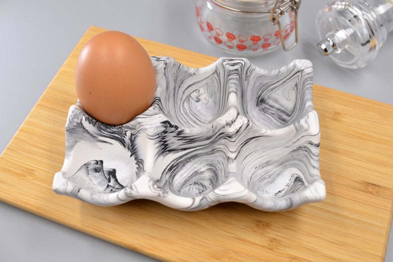 Egg Holder for Six Eggs, Black on White Marbled Jesmonite, Stone Concrete Alternative image 2