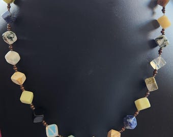 Collar espaciador de plata con piedras preciosas cuadradas naturales