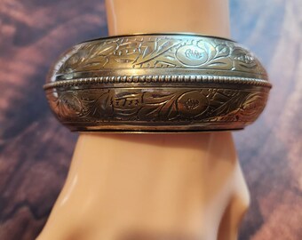 Brass Beaded Etched Wide Bangle Bracelet Vtg