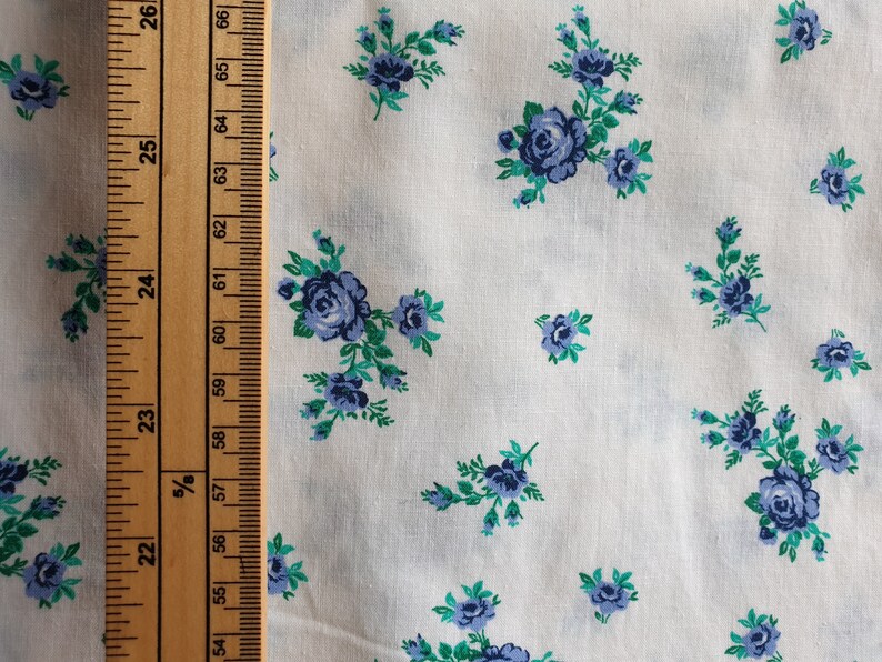 Vintage cotton blue rose print floral dressmaking fabric material 1990s 1980s