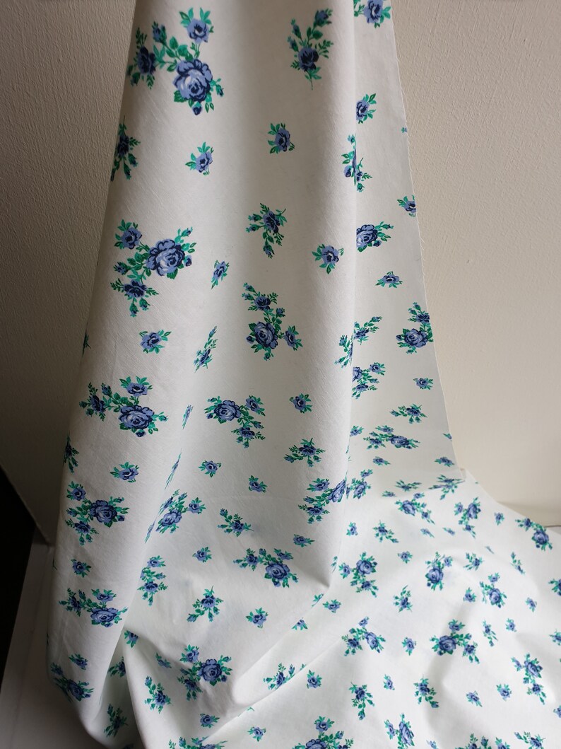 Vintage cotton blue rose print floral dressmaking fabric material 1990s 1980s