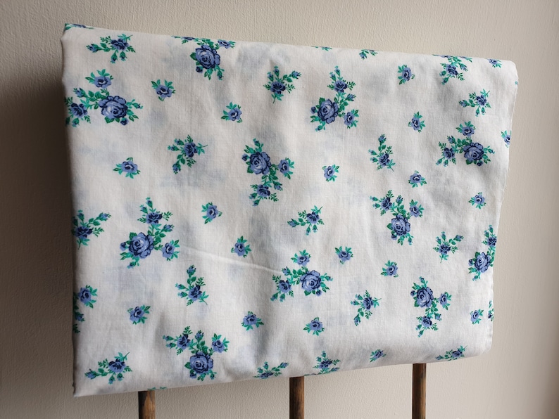 Vintage cotton blue rose print floral dressmaking fabric material 1990s 1980s