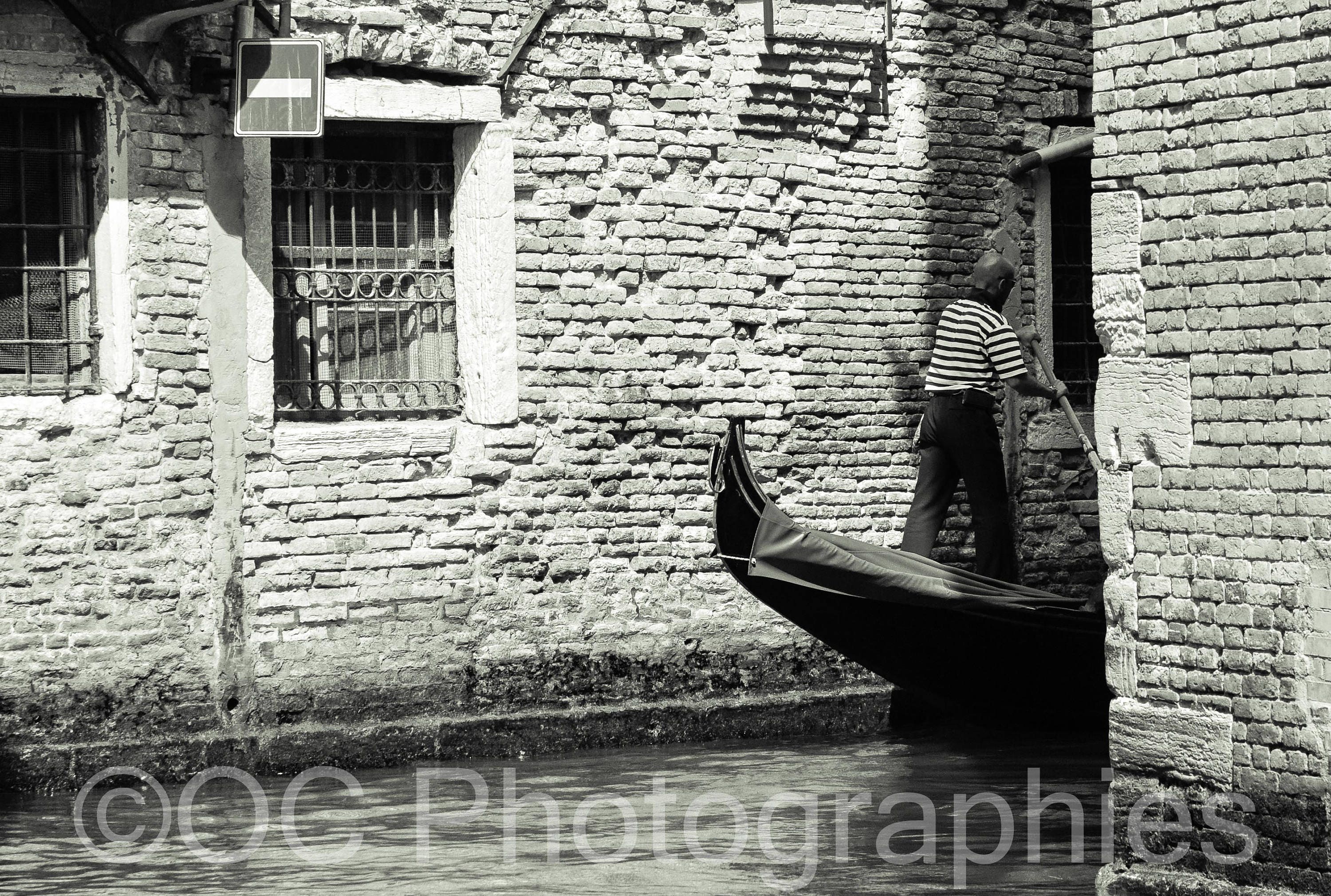 Gondole Au Coin Du Canal