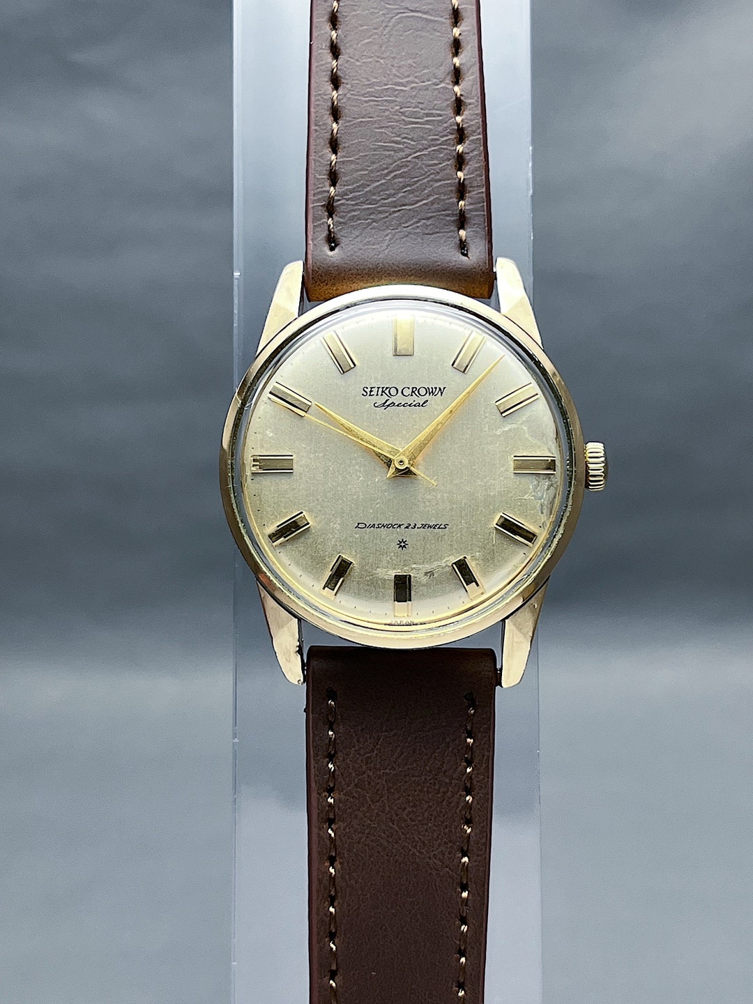 超特価激安 Vintage Seiko Special Indices Gold Solid 18K Special Crown 時計