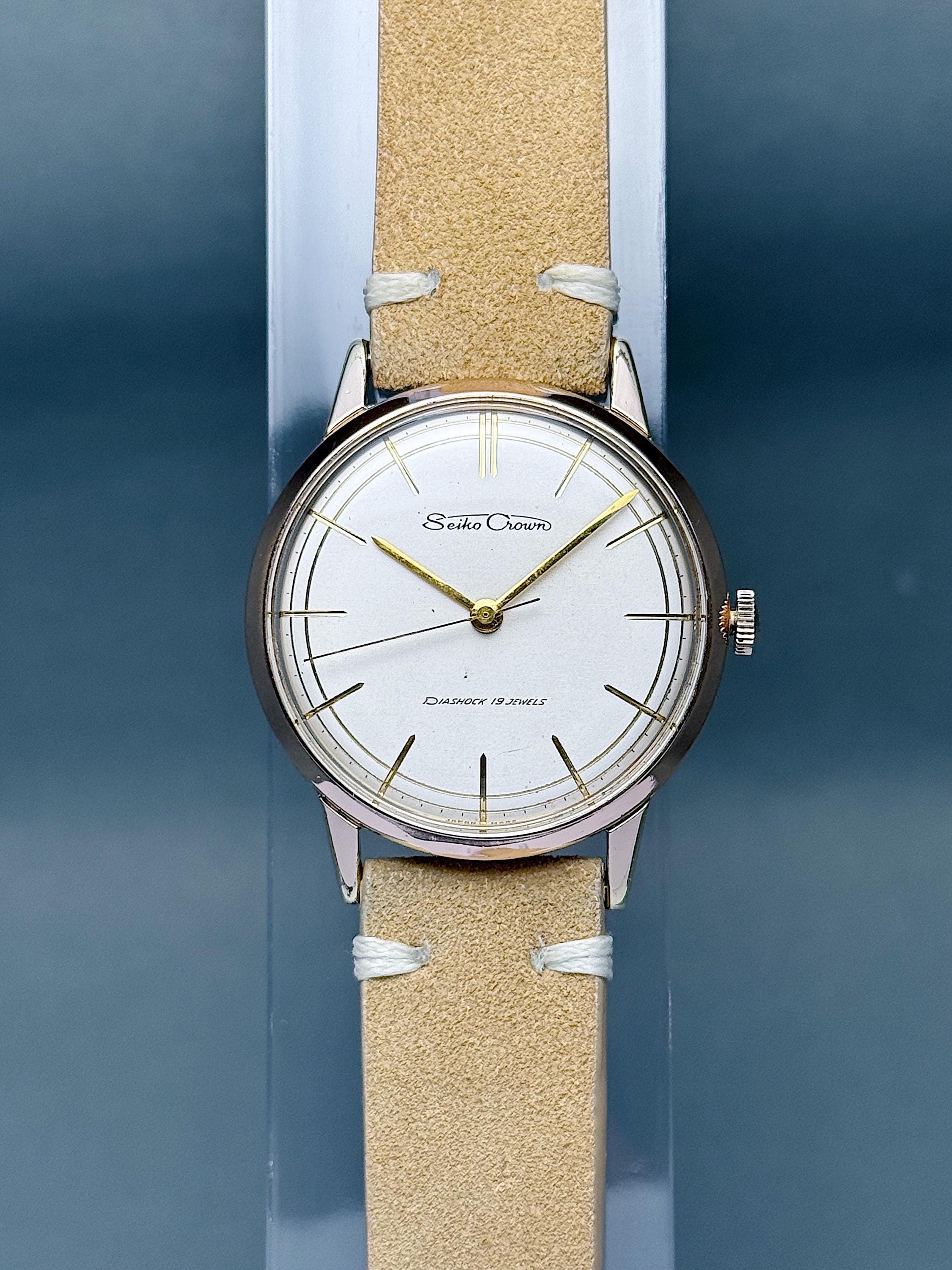 r*e様 SEIKO CROWN 手巻き　19石　20ミクロン金メッキ　D002 r*e様 SEIKO CROWN 手巻き 19石 20ミクロン金メッキ D002