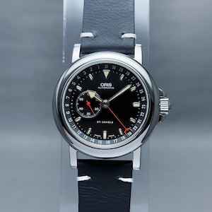 Vintage ORIS Reverse Pointer Date – Small Seconds | Black Dial