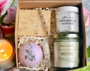 Friendship gift box, Best Friend Gift, Spa Gift Set, Friend Birthday Gift, Best friend birthday gifts, Gifts for best friend, Bestie Candle