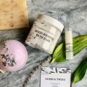 Birthday Gift, Gift Ideas, Happy Birthday Gift Box, Happy Birthday Gift Basket, Birthday Gifts Ideas, Birthday Gifts For Her, Birthday box bath bomb birthday bath salt birthday candle