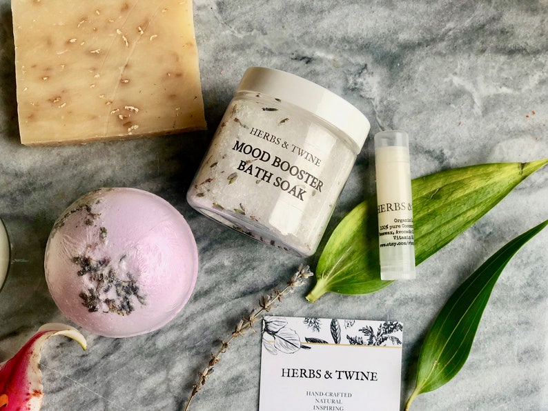 Birthday Gift, Gift Ideas, Happy Birthday Gift Box, Happy Birthday Gift Basket, Birthday Gifts Ideas, Birthday Gifts For Her, Birthday box bath bomb birthday bath salt birthday candle