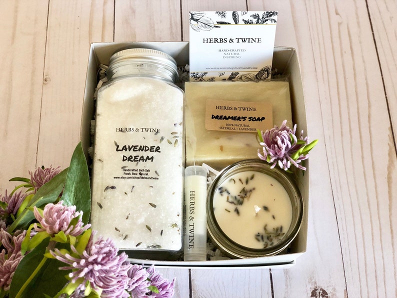 Lavender Gift Set   Relaxation Spa Gift Basket  Gifts for imagen 1