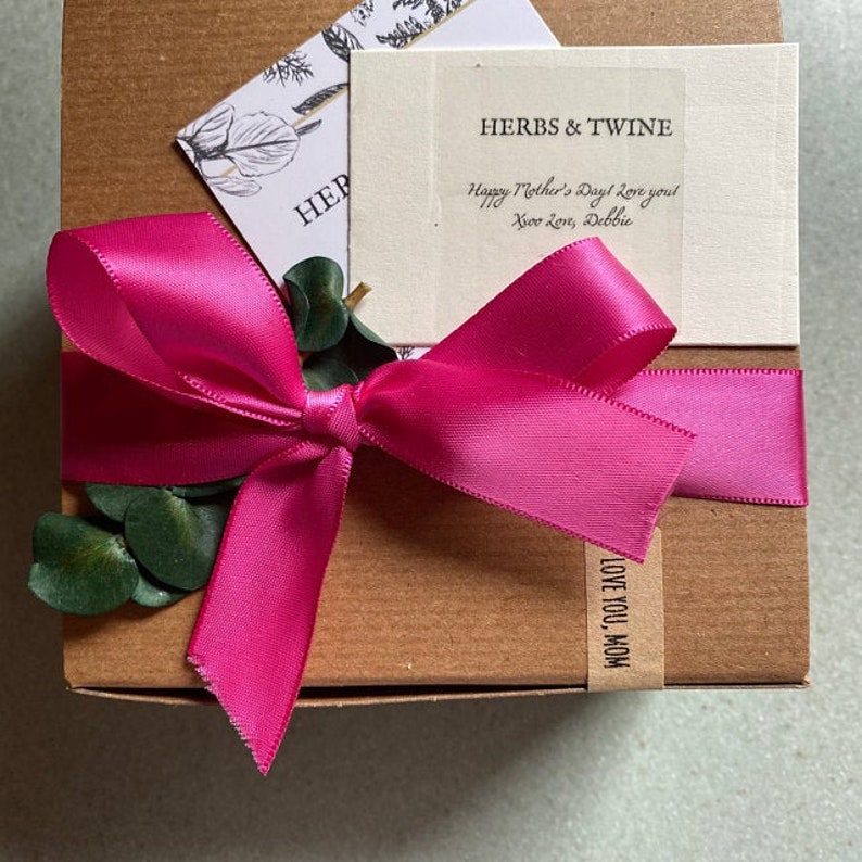 Birthday Gift, Gift Ideas, Happy Birthday Gift Box, Happy Birthday Gift Basket, Birthday Gifts Ideas, Birthday Gifts For Her, Birthday box bath bomb birthday bath salt birthday candle