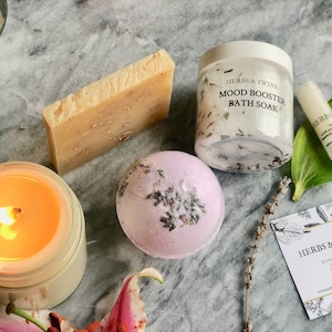 Birthday Gift, Gift Ideas, Happy Birthday Gift Box, Happy Birthday Gift Basket, Birthday Gifts Ideas, Birthday Gifts For Her, Birthday box bath bomb birthday bath salt birthday candle