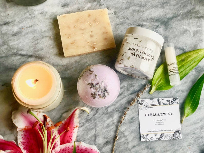 Birthday Gift, Gift Ideas, Happy Birthday Gift Box, Happy Birthday Gift Basket, Birthday Gifts Ideas, Birthday Gifts For Her, Birthday box bath bomb birthday bath salt birthday candle