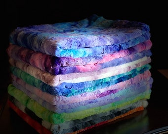 Tie-dye minky blanket, tie dye bedding, room decor for teen girls, room decor aesthetic teen girls,  indie room decor, hippie, psychedelic