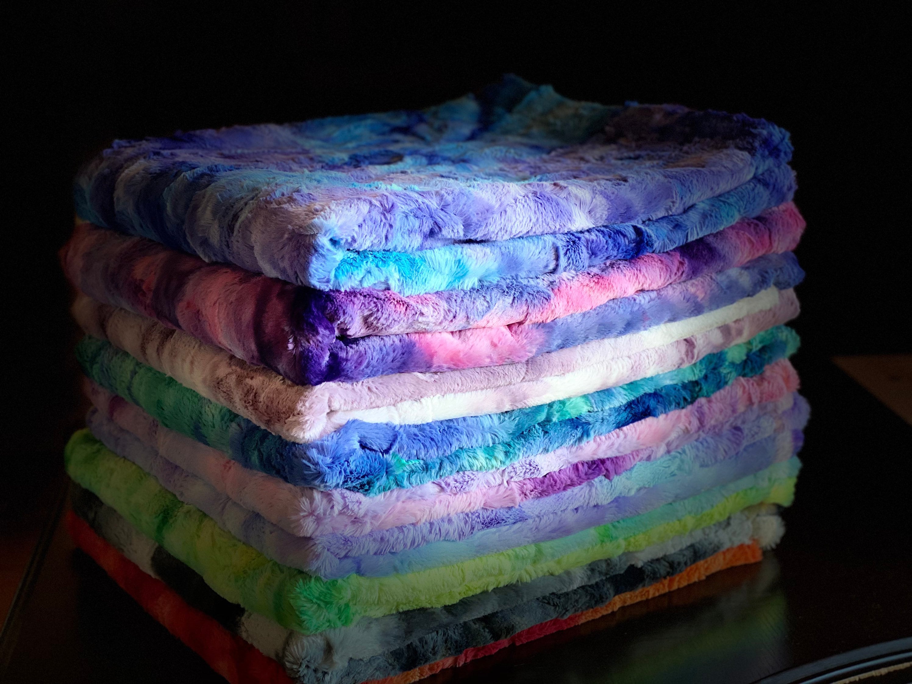 Tie-dye minky blanket, tie dye bedding, room decor for teen girls, room decor aesthetic teen girls,  indie room decor, hippie, psychedelic