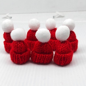 20pcs Red hat with white ball Woolen Yarn Knitting Mini Hats DIY Craft Headwear Garment Doll Toys Decor Kid Scrapbooking Art Cute Small Caps