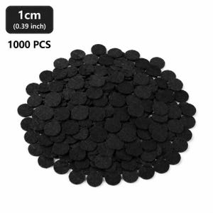 Puede incluir: Un montón de 1000 círculos de fieltro negro, cada uno de 1 cm de diámetro, se muestra sobre un fondo blanco. Los círculos de fieltro están densamente agrupados. El texto "1cm (0.39 inch)" y "1000 PCS" están en la esquina superior izquierda.
