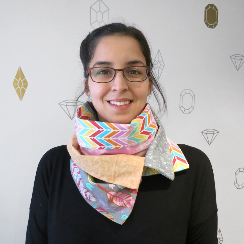 Feathers and Arrows Patchwork Infinity Scarf Foulard Infini Plumes et Flèches image 3