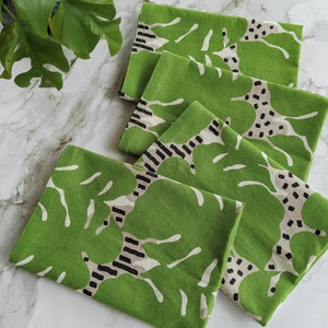 Monstera Cloth Napkins, Table Linen, Green, beige and black Dinner Napkins for plant lovers, set of 4 18 X 18 image 2