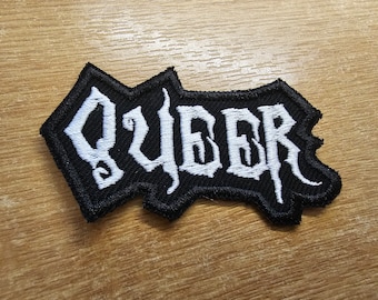 Naszywka żelazna Queer Gothic LGBTQ+ z haftem Pride