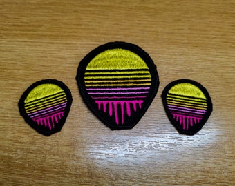 Synthwave Iron on Embroidered Patch Melting Outrun carpenter brut Retro 80s Patch Darkwave Wall Decoration