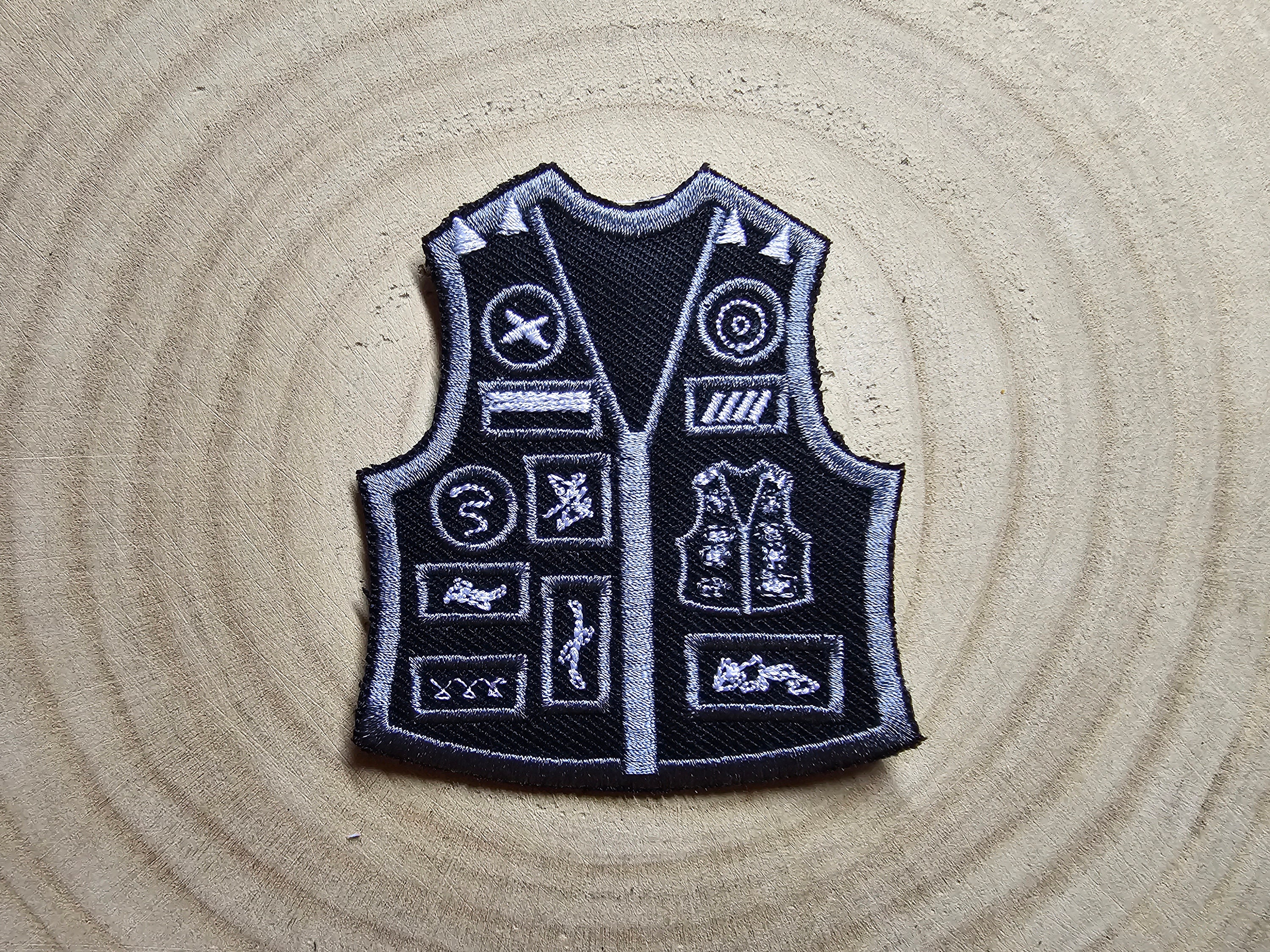 All 26 patches hand-stitched with fully-functional pockets. My blood,  sweat, and tears have gone into this project, but it's finally finished. I  present my battle jacket… : r/goth