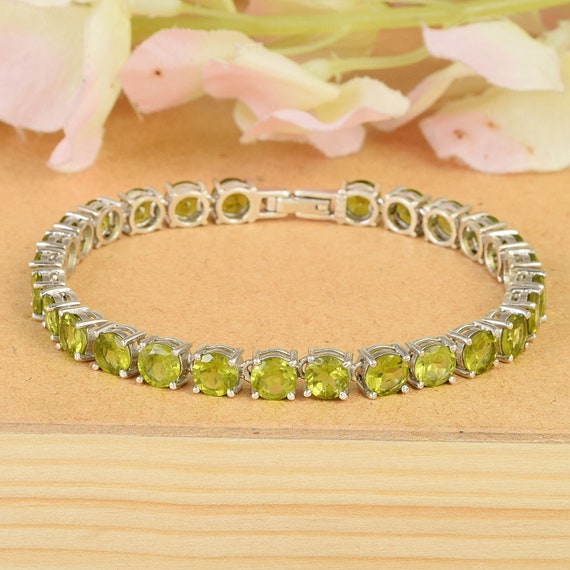 Green Gemstone Natural Peridot Stone Bracelet, For Healing, Size: 8mm at Rs  270/piece in Khambhat