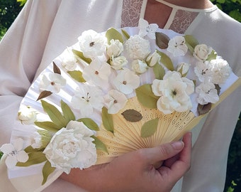 Éventail pour mariée, bouquet de mariage blanc original, fleurs éternelles modelées une par une à la main, rose, oeillets, seringa....