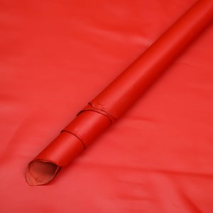 Laterais de couro de bezerro curtido com vegetais, vermelho papoula, 0,9 - 1,0 mm de espessura, painéis tamanho A