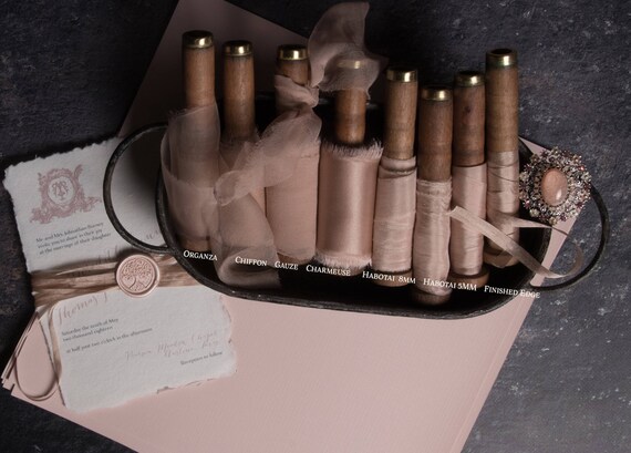 Bespoke Blush ruban style lot parfait pour papier coiffure, blog mariage. coiffure, coiffure mariage. blog Comprend 7 rubans de soie a6b801 Bespoke Blush ruban style lot parfait pour papier coiffure, blog mariage. coiffure, coiffure mariage. blog Comprend 7 rubans de soie a6b801