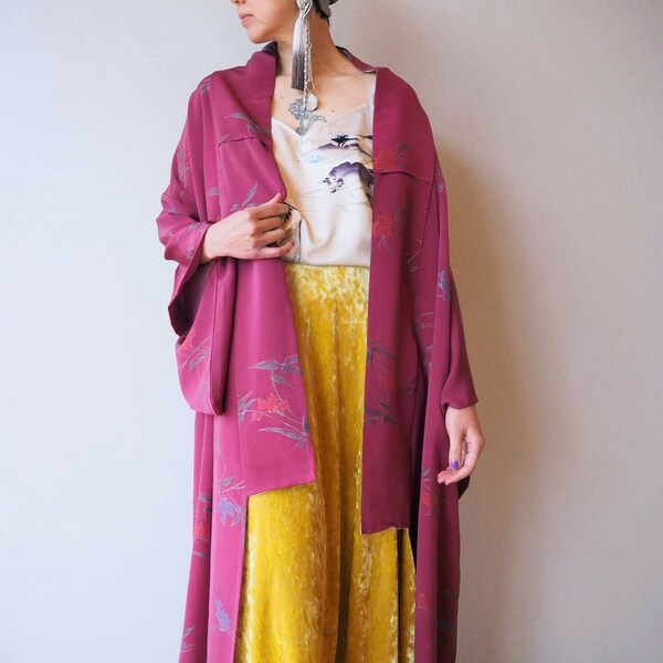 Luxury Soft Silk Kimono Gown, Japanese Vintage Kimono, Unisex, Silk Robe, Mauve Pink, Botanical Pattern, Smooth Texture, Exquisite Silk