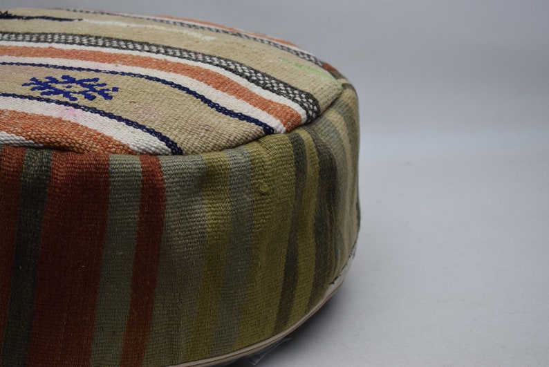 Pouf kilim fatto a mano, copertura del cuscino rotondo, pouf in stile marocchino, cuscino ottomano, pouf arredamento Boho, cuscino da pavimento decorativo, Beanbag, codice 386 immagine 4
