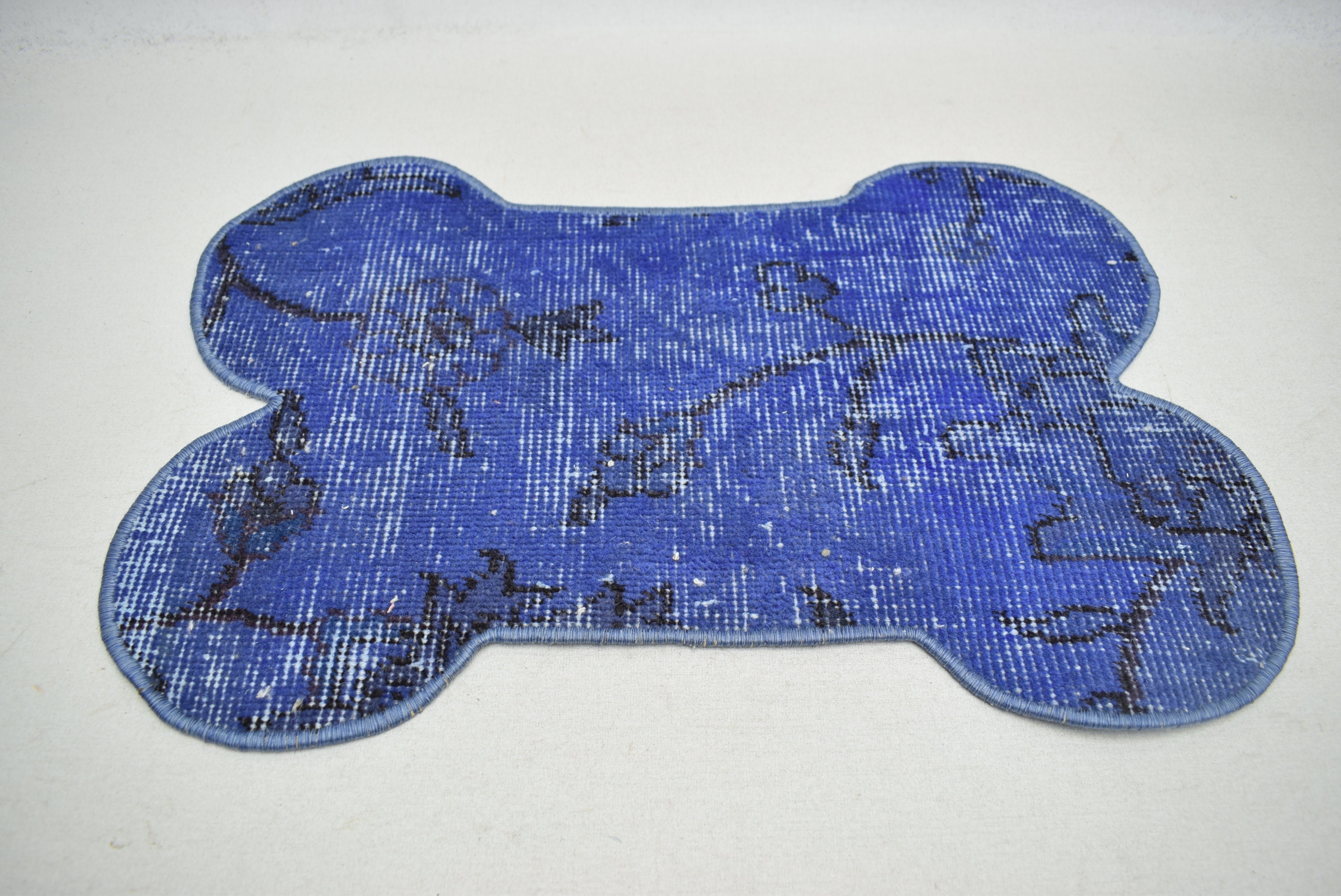 Dog lover gift, Cat lover gift, Pet gift, Pet placemat, Water bowl mat, Food bowl rug, Bone shaped mat, Pet food mat, Puppy gift Dog mat 283