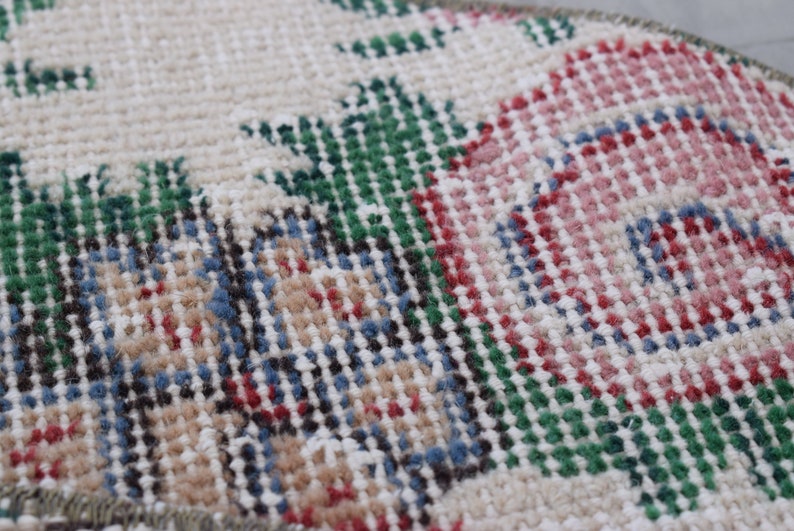 Vintage rug Bohemian decor Turkish rug Small rug Circle rug 3.9 x 3.9 ft Round rug ML1500 Decorative rug Doormat rug Floral rug