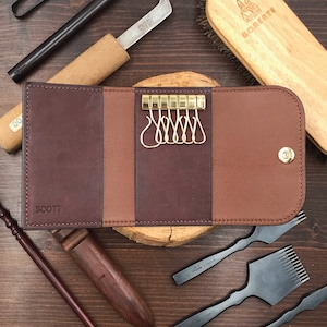 Personalized Handmade Key Holder | Brown Pueblo | Elegant Key Wallet with Premium Amiet Keyplates | Perfect Gift for Relocation
