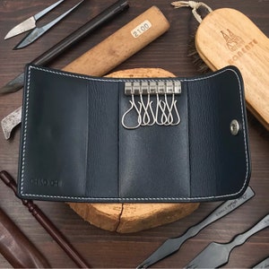 Personalized Handmade Key Holder | Dark Navy Calf | Elegant Key Wallet with Premium Amiet Keyplates | Perfect Gift for Relocation