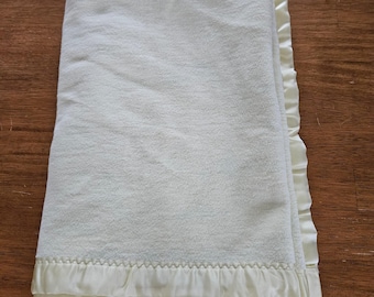 Couverture pour bébé vintage en coton jaune, bordure en satin, acrylique fabriquée aux États-Unis, 36 x 50, RN 14500