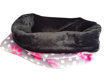 Kuschelsack 100 x 75 cm Handmade Hundebett Katzenbett Kuschelhöhle Wendebett kuschelig weich Pfoten grau pink weiß schwarz