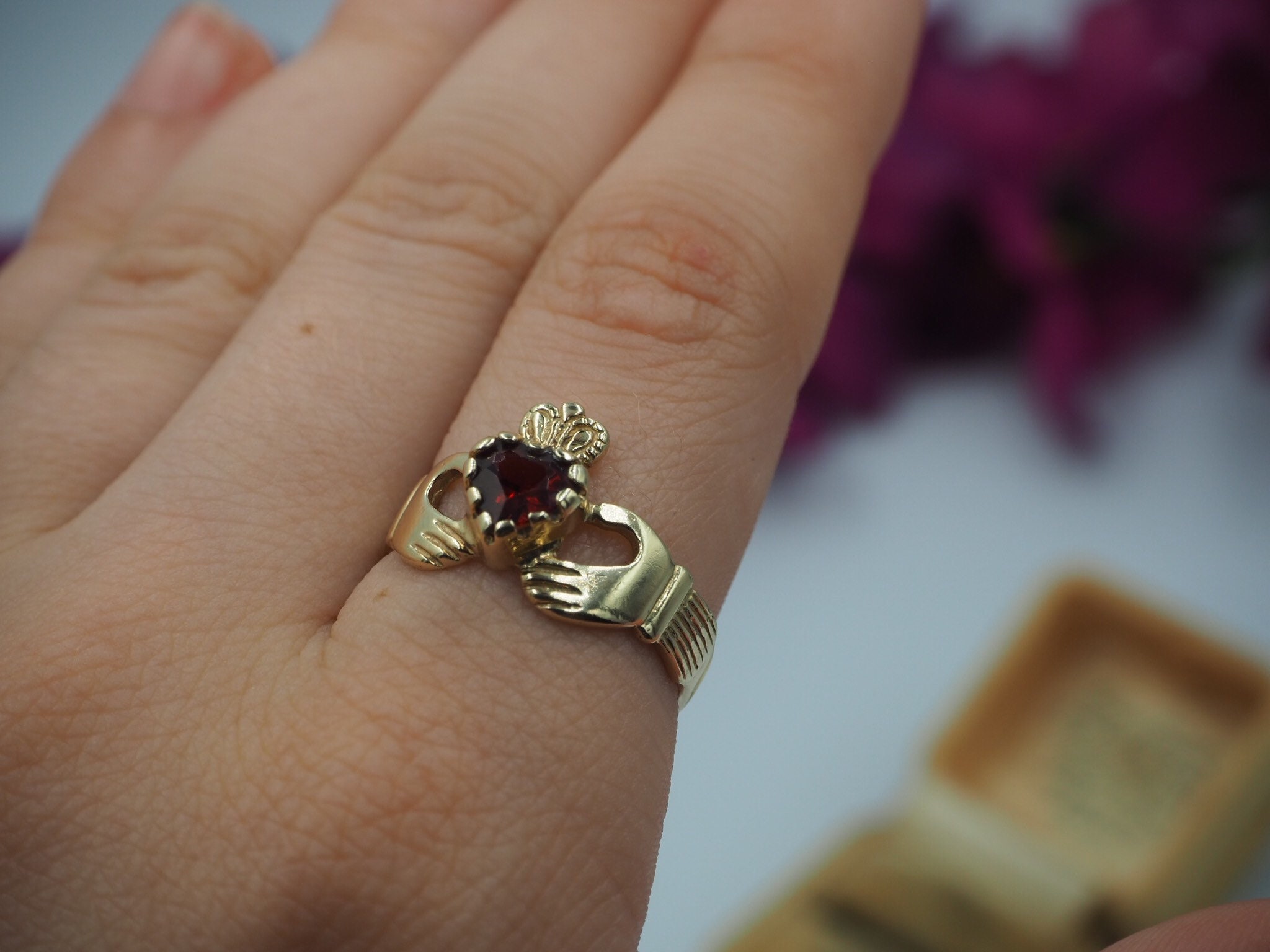 Vintage gold 2024 claddagh ring