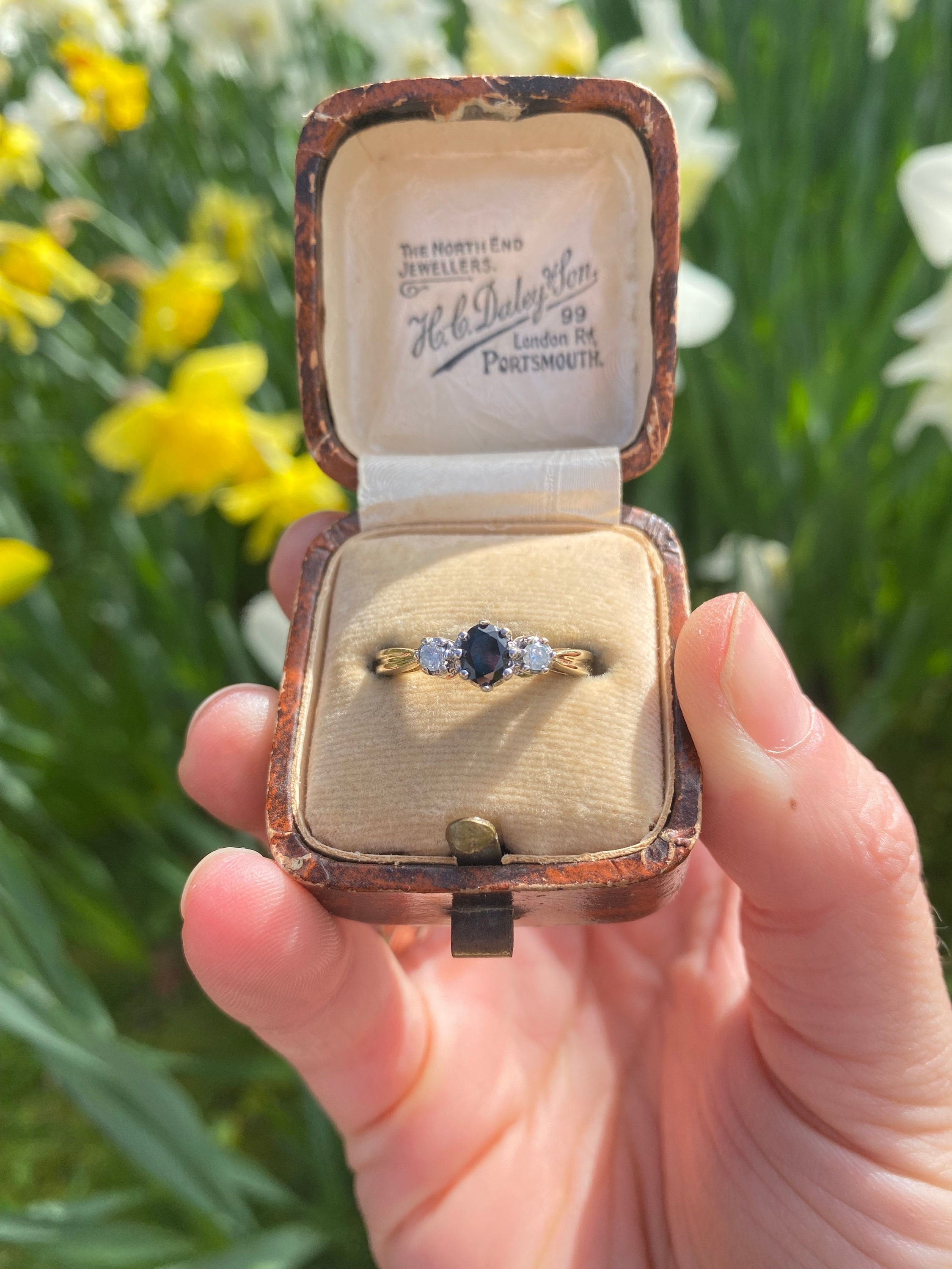 Vintage 9ct Gold Sapphire and Diamond Trilogy Ring Size O or 7.5