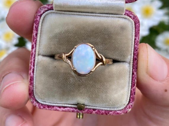 Vintage 9ct Yellow Gold Opal Solitaire Ring, Size R or 9