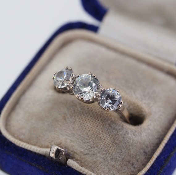 9ct Cubic Zirconia ring 9ct Cubic Zirconia ring