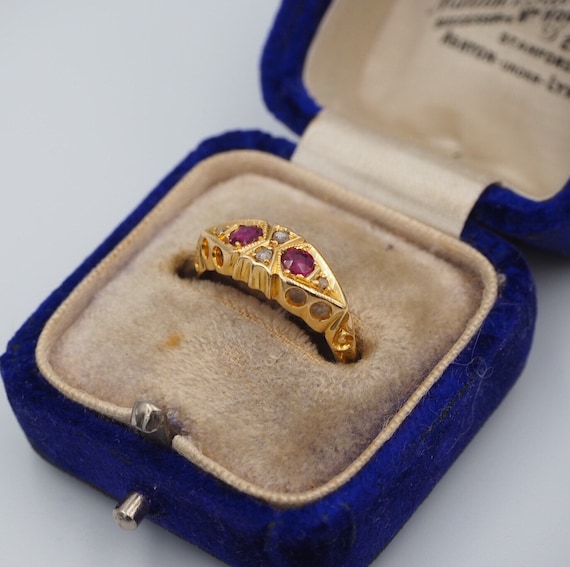 Antique 18ct Yellow Gold Diamond and Ruby Ring, Si