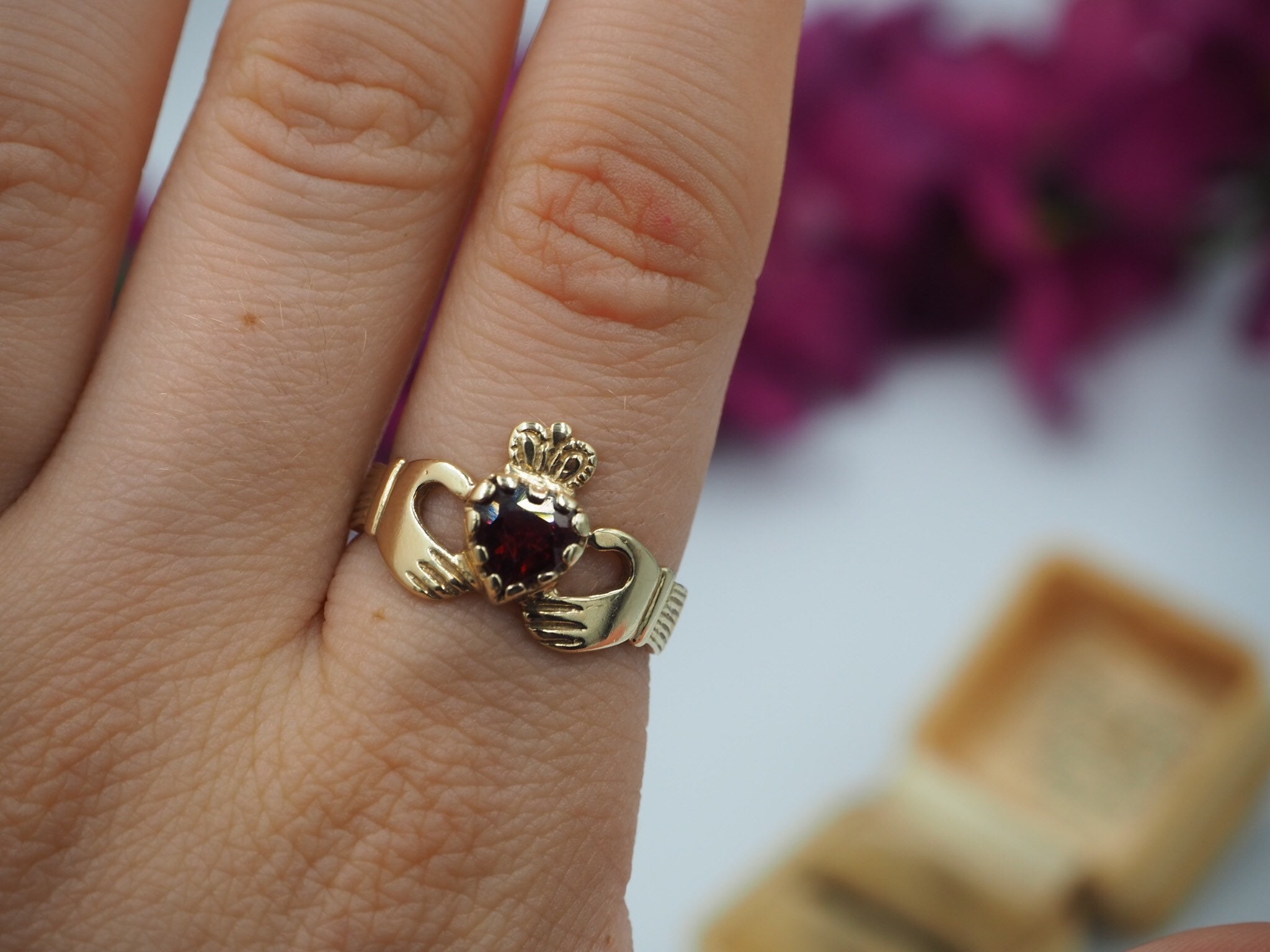 9ct gold shop claddagh ring