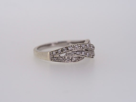 9ct ホワイトゴールド ダイヤモンド ツイストバンドリング、サイズ N 