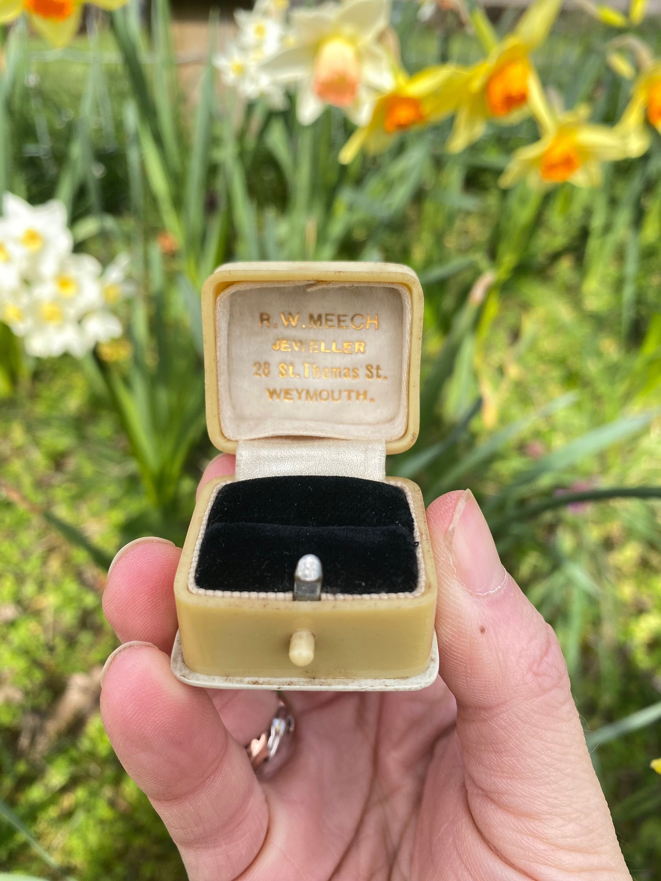 Antique Ring Box r.w.meech Weymouth Vintage Ring Box Ring