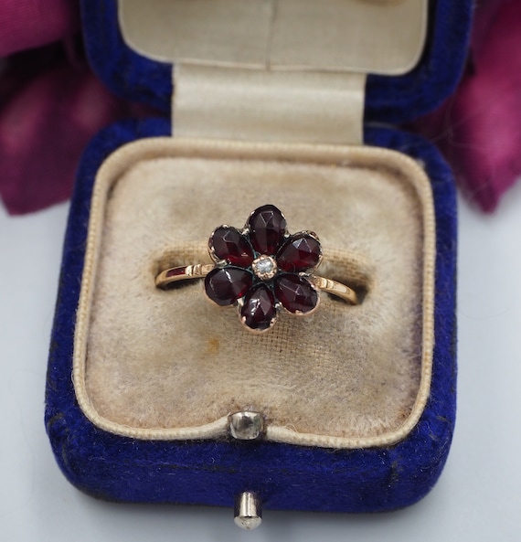 Antique 9ct Gold Garnet and Diamond Flower Ring, S