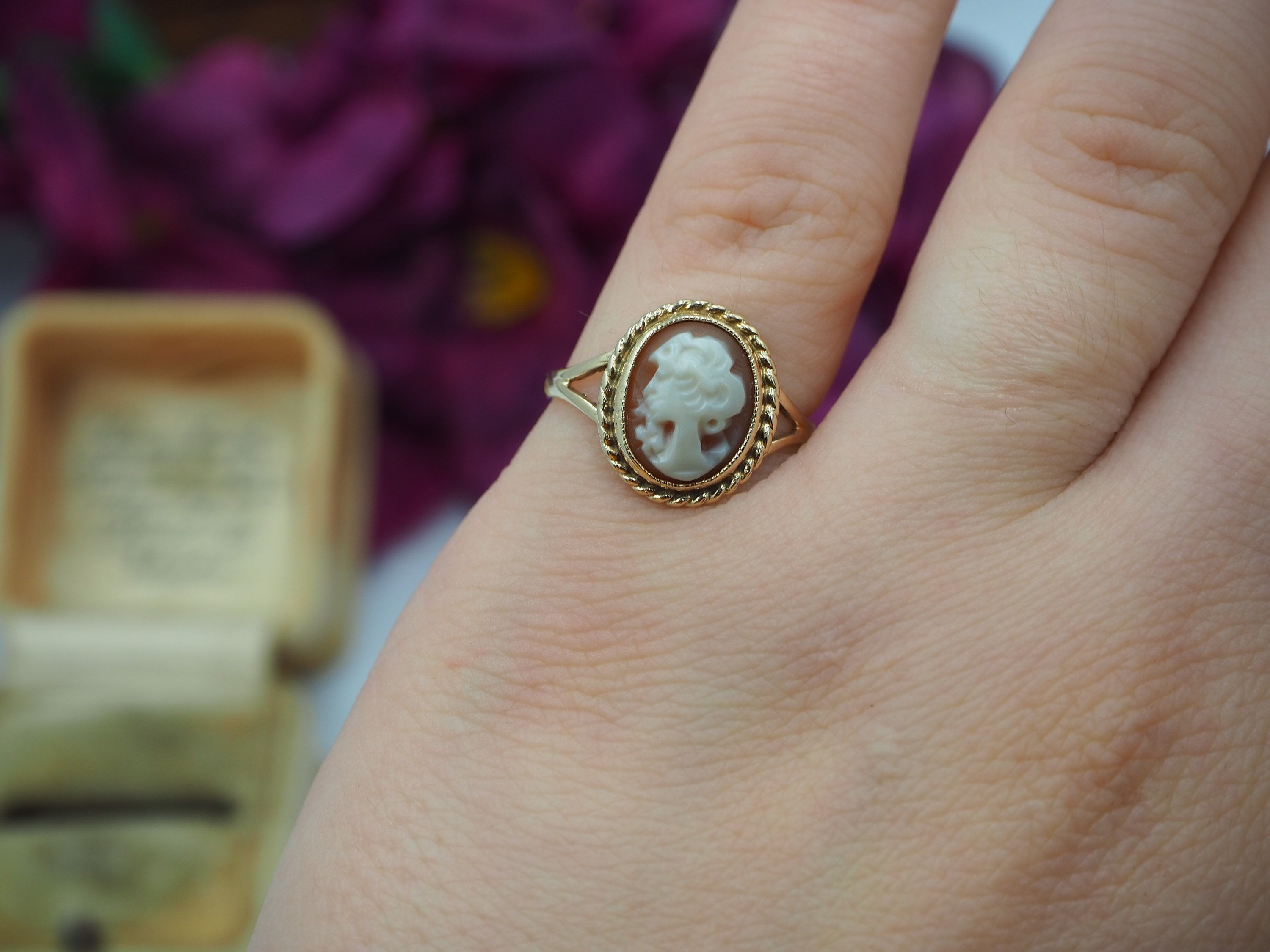 Vintage 9ct Gold Cameo Ring, Size I 1/2 or 4.75