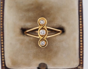 Vintage 18ct Gold Diamond Trilogy Ring, Size L1/2 or 6.25, Vintage Engagement Ring, Diamond Ring, Vintage Diamond Ring, Trio Ring, Cocktail
